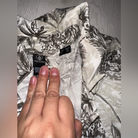 New Volcom tropical blazer - Picture 6 of 8